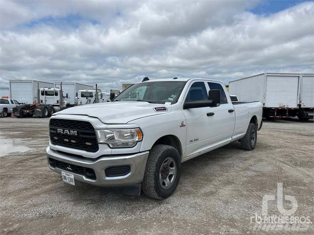 RAM 2500 Vieglais kravas automobilis/izkraušana no sāniem