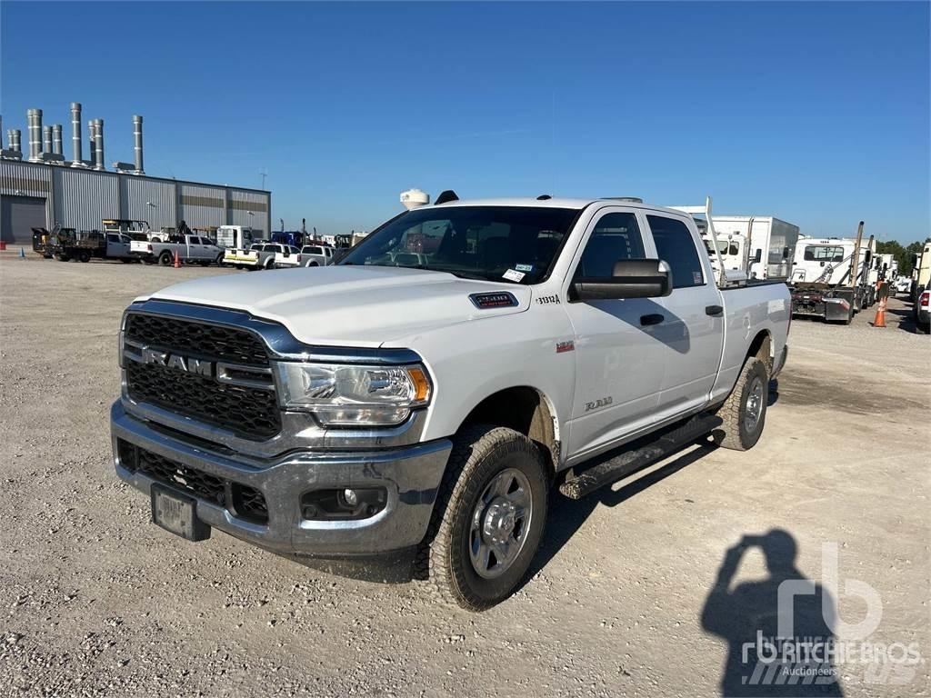RAM 2500 Vieglais kravas automobilis/izkraušana no sāniem