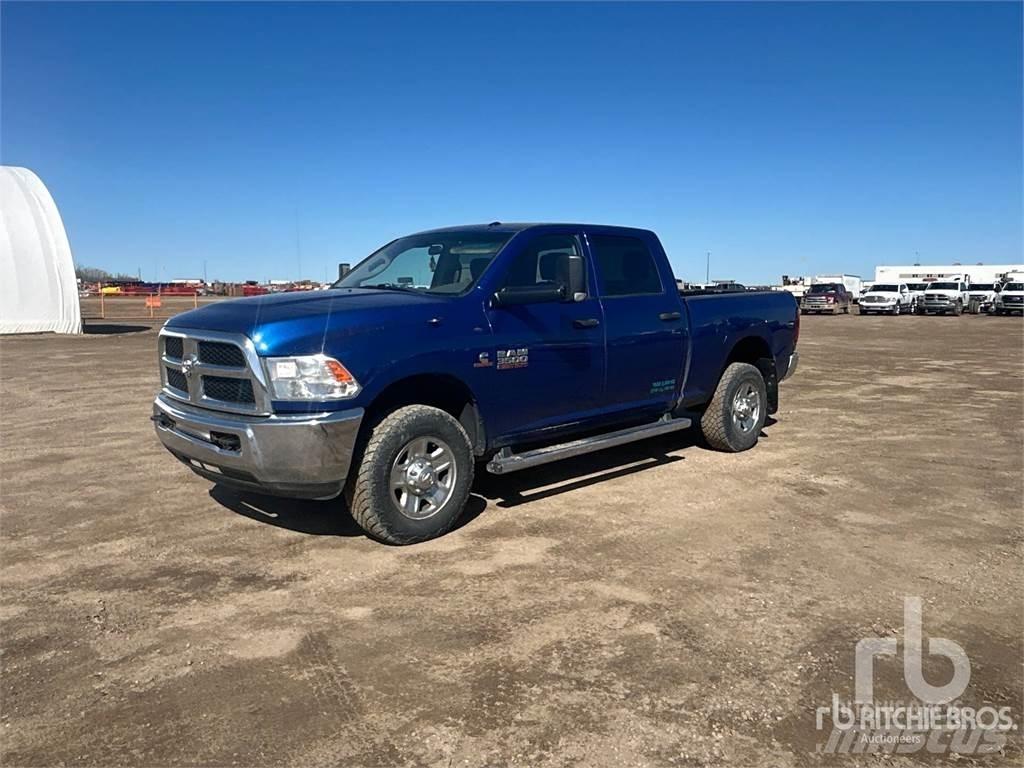 RAM 3500 Vieglais kravas automobilis/izkraušana no sāniem