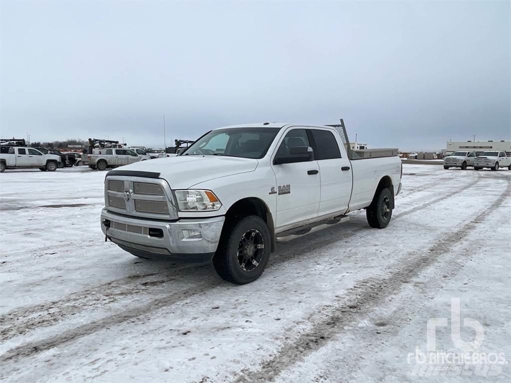 RAM 3500 Vieglais kravas automobilis/izkraušana no sāniem