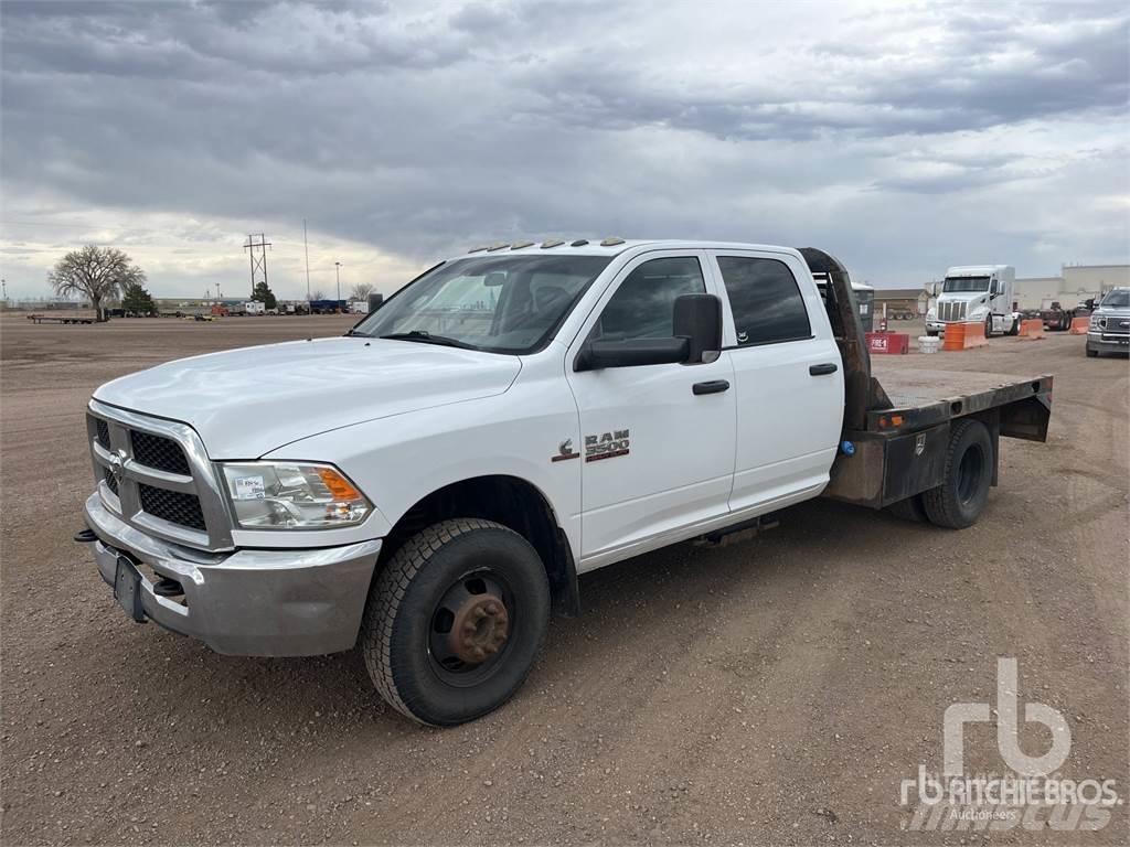 RAM 3500 Platformas/izkraušana no sāniem