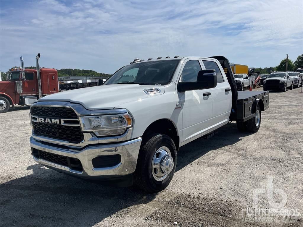 RAM 3500 Platformas/izkraušana no sāniem