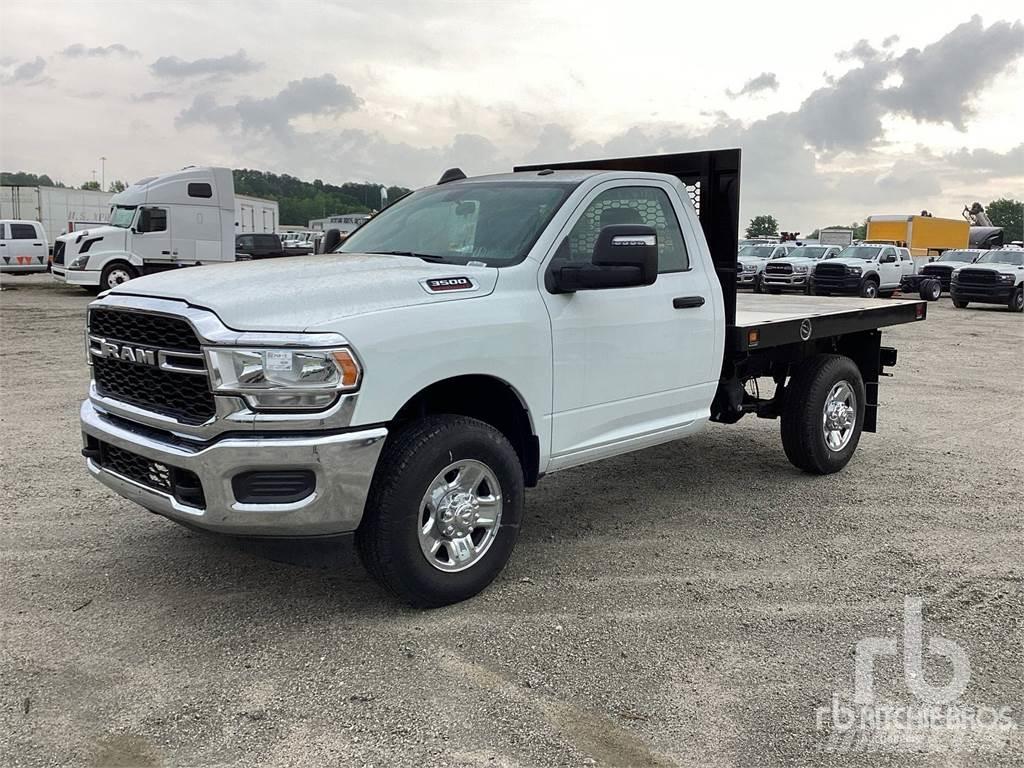 RAM 3500 Platformas/izkraušana no sāniem