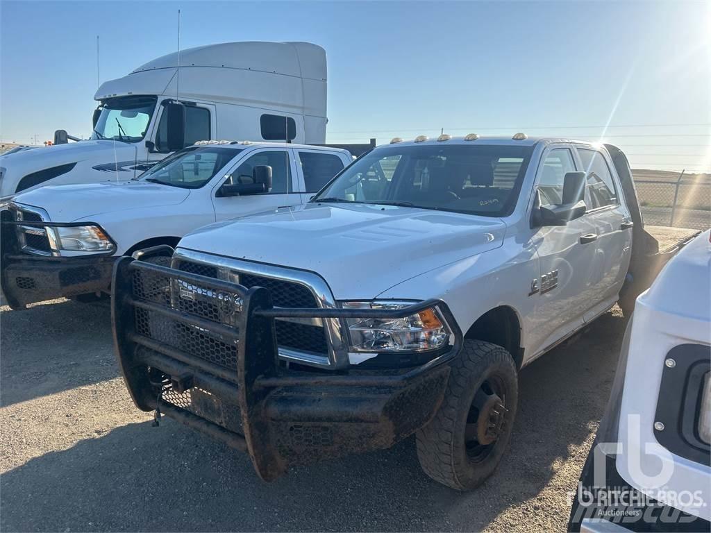 RAM 3500 Vieglais kravas automobilis/izkraušana no sāniem