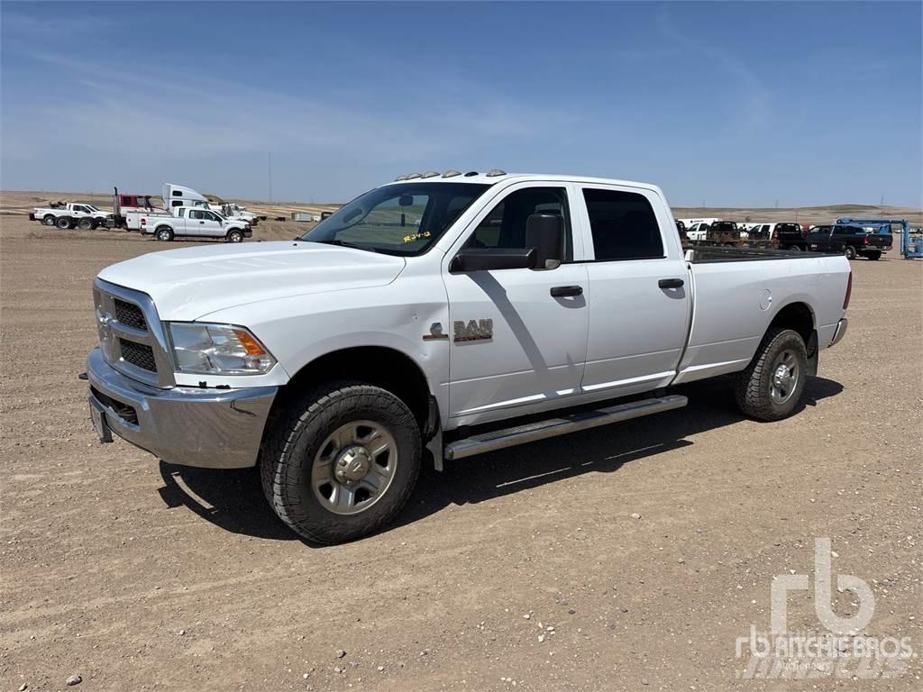 RAM 3500 Vieglais kravas automobilis/izkraušana no sāniem