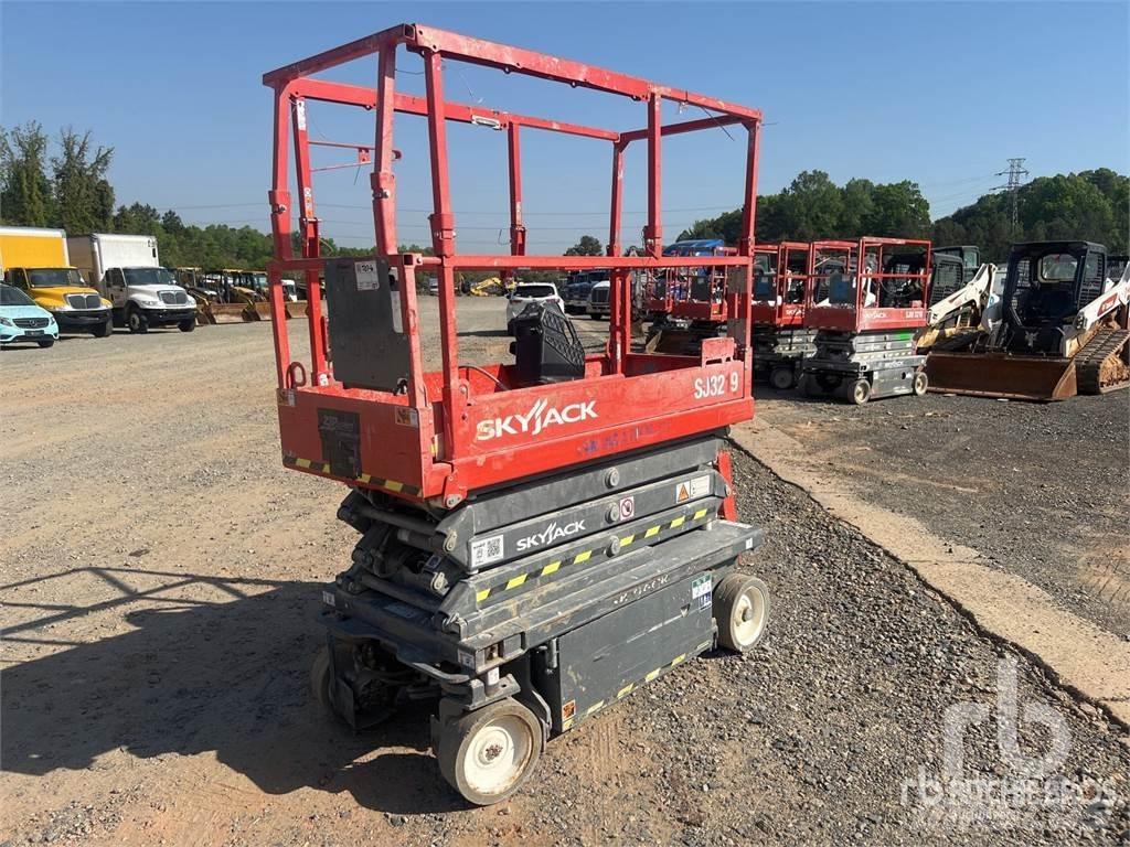 SkyJack SJ3219 Šķerveida pacēlāji