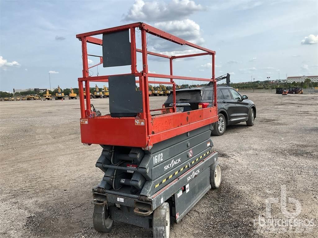 SkyJack SJ3226 Šķerveida pacēlāji