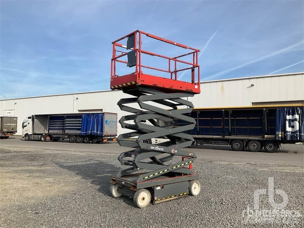 SkyJack SJ4632 Šķerveida pacēlāji