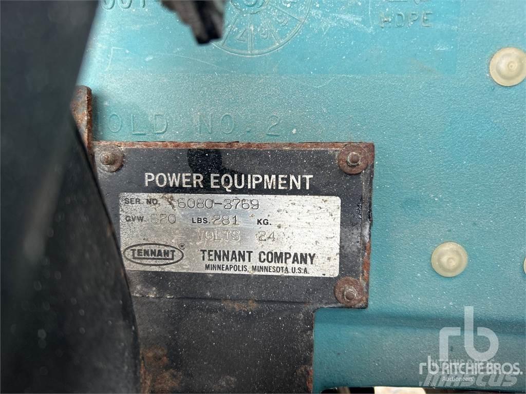 Tennant 6080 Ielu tīrīšanas mašīnas