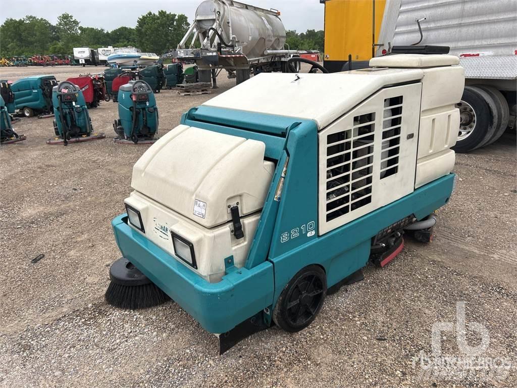 Tennant 8210 Ielu tīrīšanas mašīnas