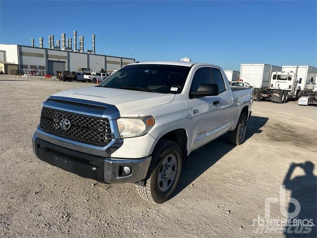 Toyota TUNDRA Vieglais kravas automobilis/izkraušana no sāniem