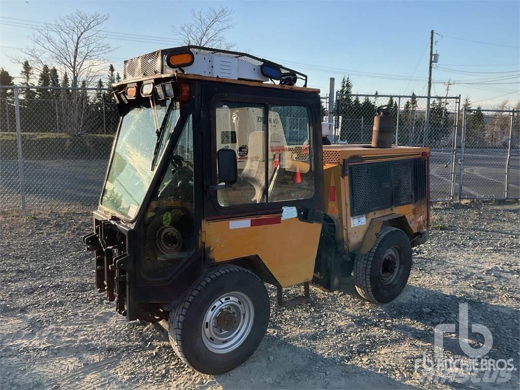 Trackless MT6 Sniega naži un tīrītāji