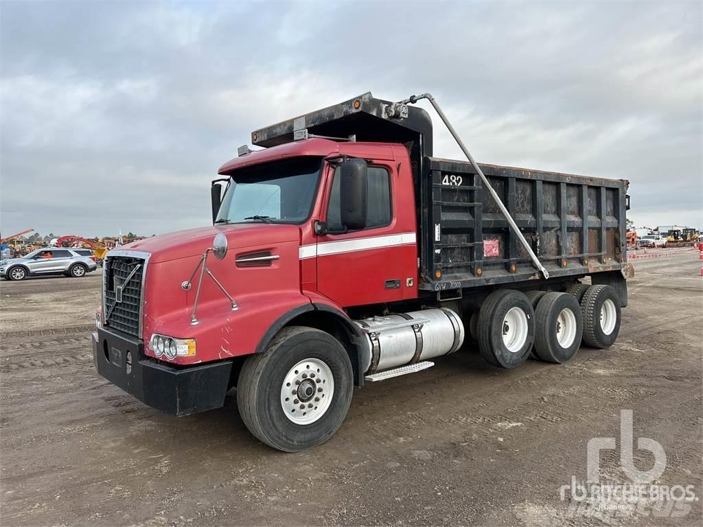 Volvo VHD Pašizgāzējs