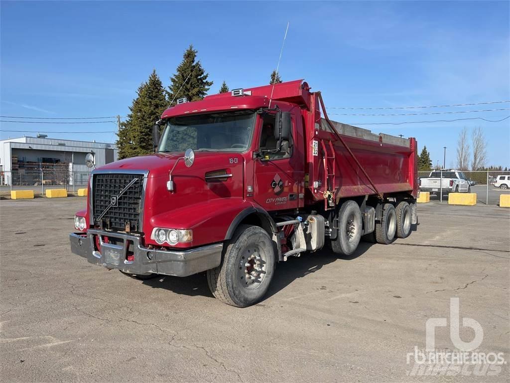 Volvo VHD84B300 Pašizgāzējs