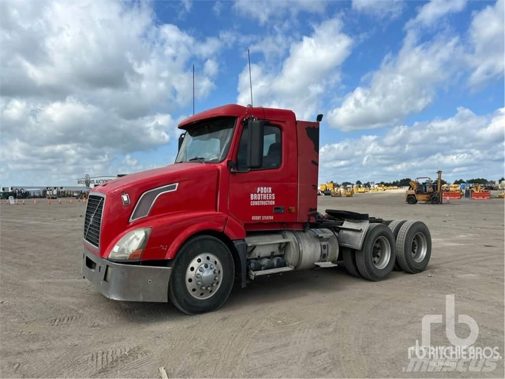 Volvo VNL300 Vilcēji