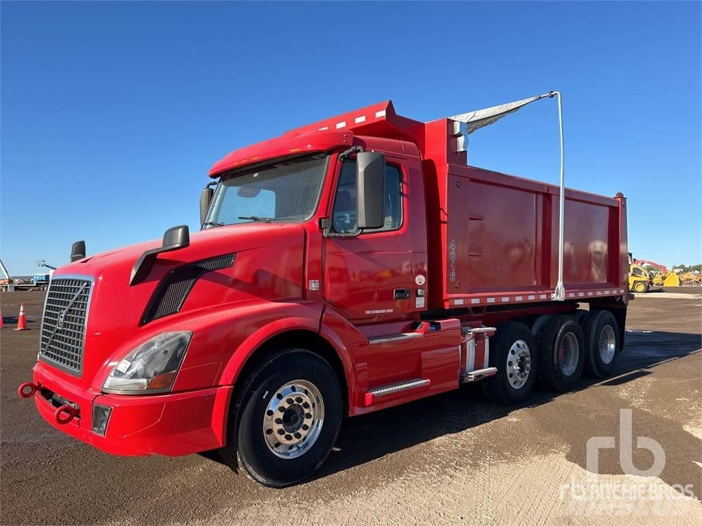 Volvo VNL300 Pašizgāzējs