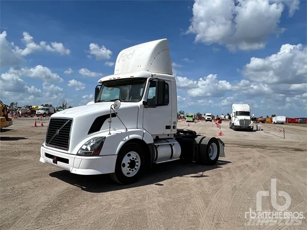 Volvo VNL300 Vilcēji