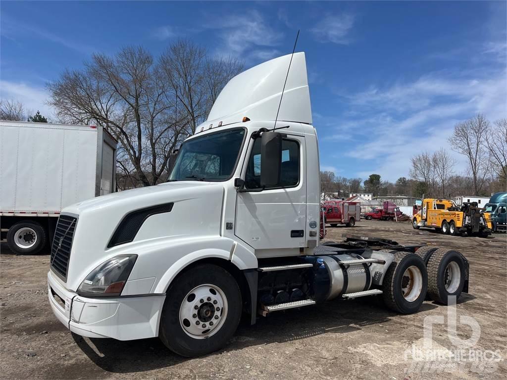 Volvo VNL300 Vilcēji