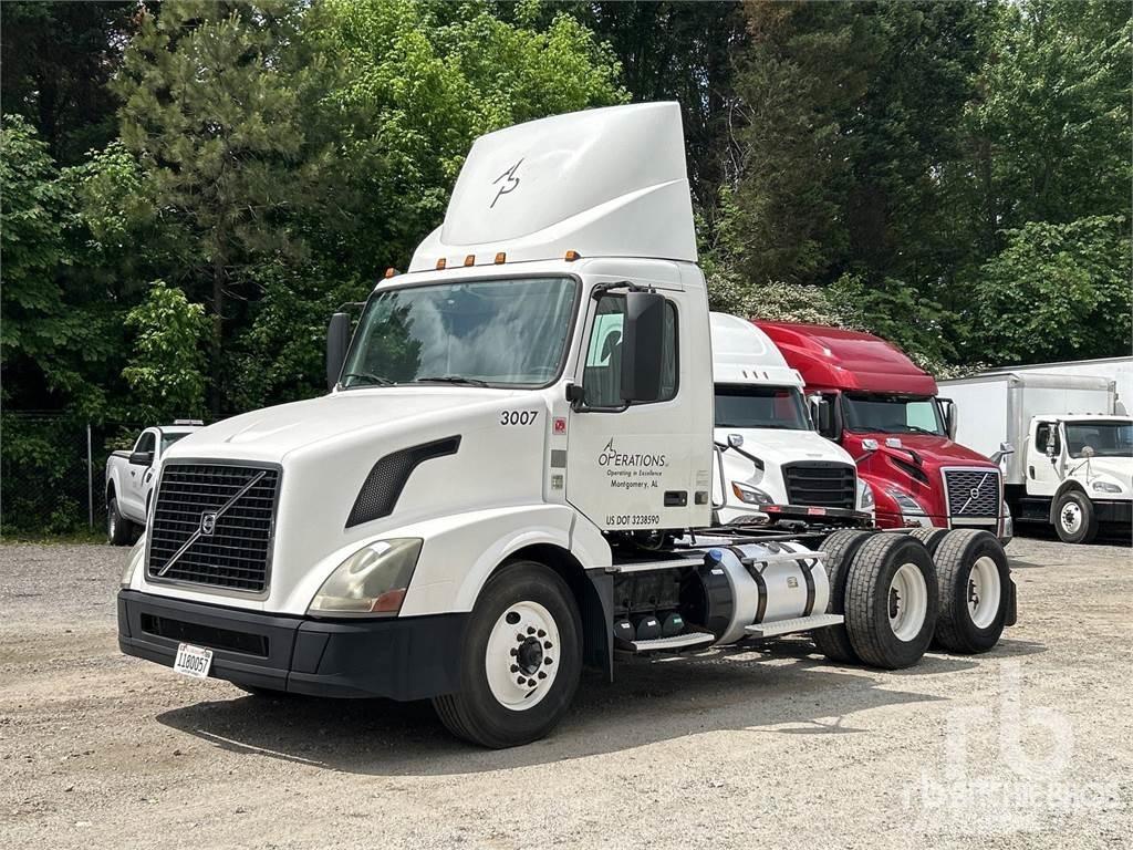 Volvo VNL300 Vilcēji