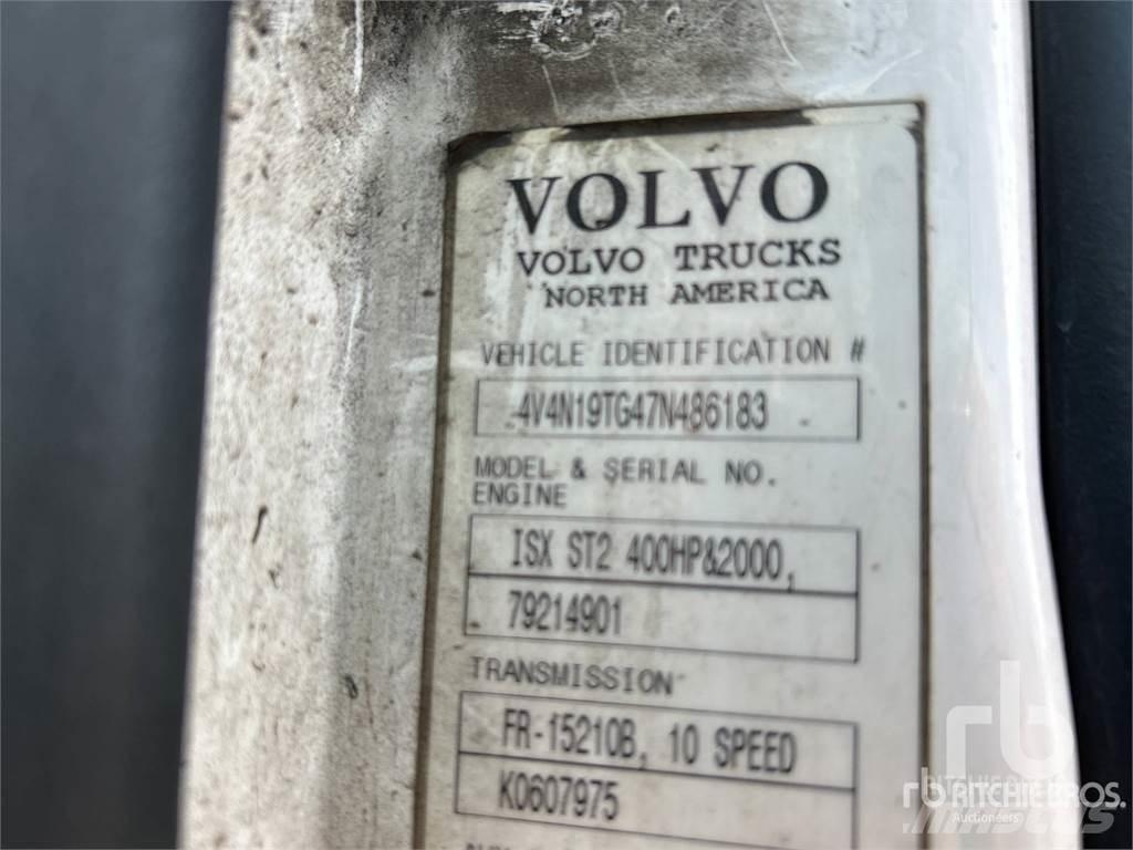Volvo VNL42T Vilcēji