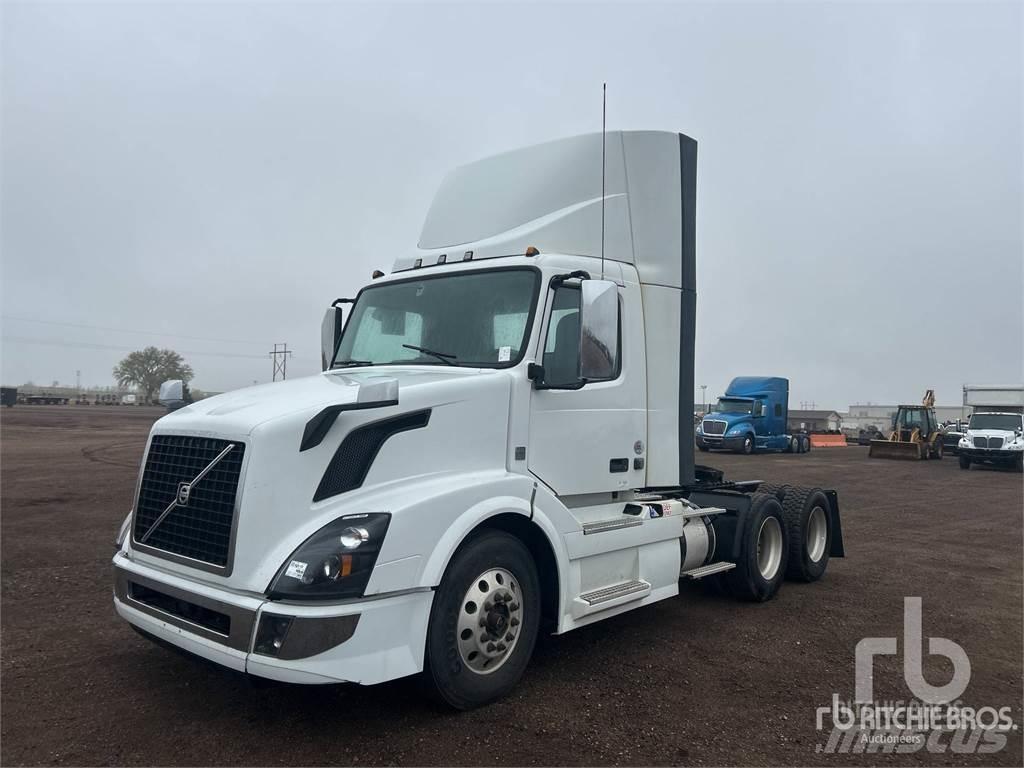 Volvo VNL64 Vilcēji