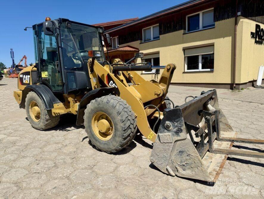 CAT 906H Iekrāvēji uz riteņiem