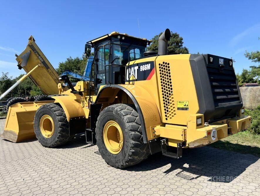 CAT 966M Iekrāvēji uz riteņiem