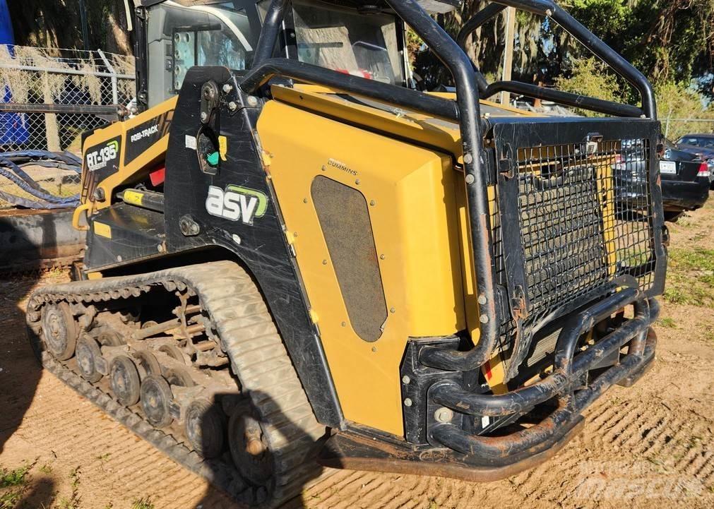 ASV RT135F Lietoti riteņu kompaktiekrāvēji