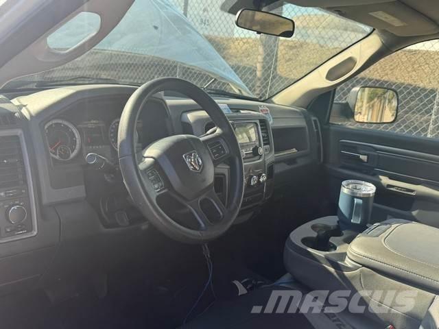 Dodge Ram 2500 Evakuators ar manipulatoru