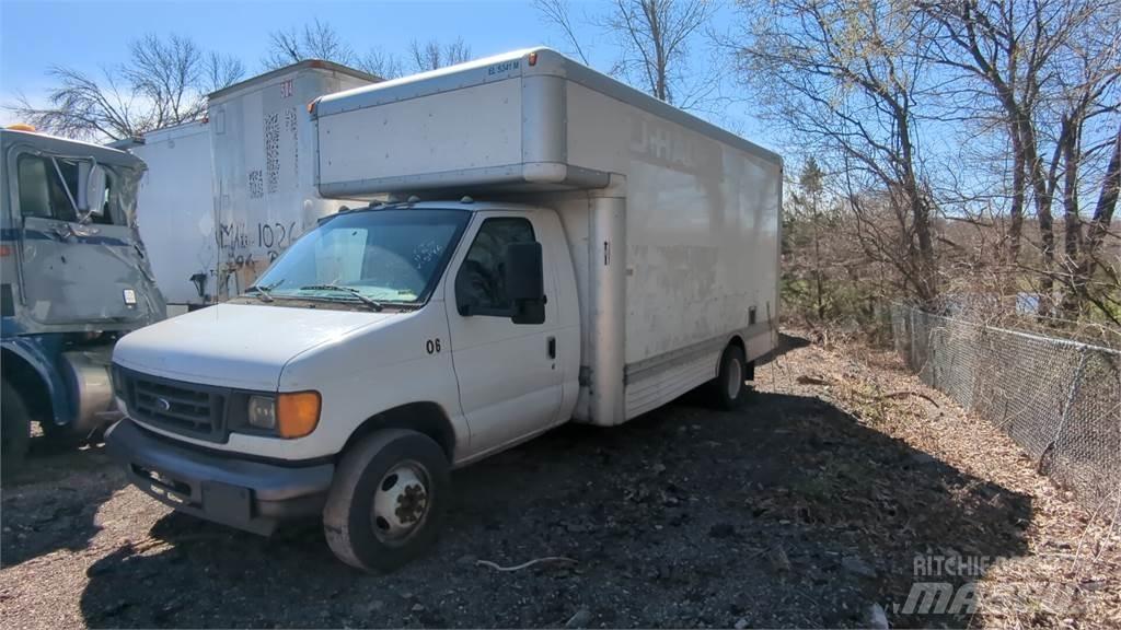 Ford E450 Furgons