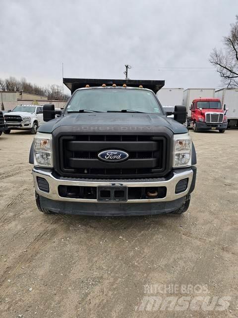 Ford F-450 Pašizgāzējs