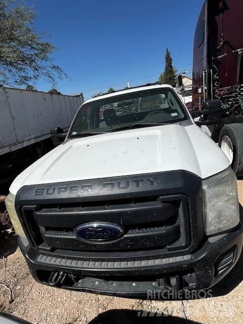 Ford F250 Evakuators ar manipulatoru