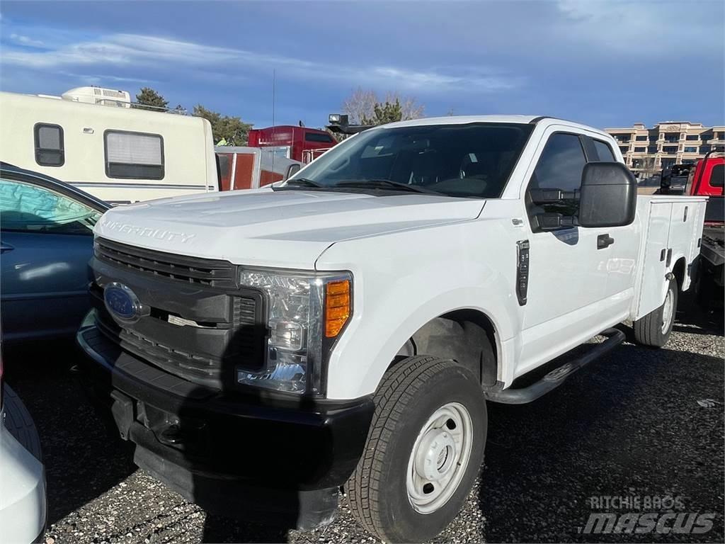Ford F250 Evakuators ar manipulatoru