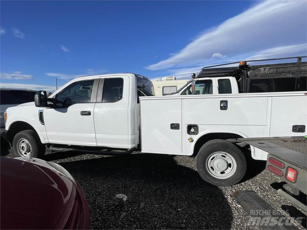 Ford F250 Evakuators ar manipulatoru
