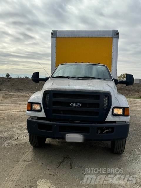 Ford F750 Furgons