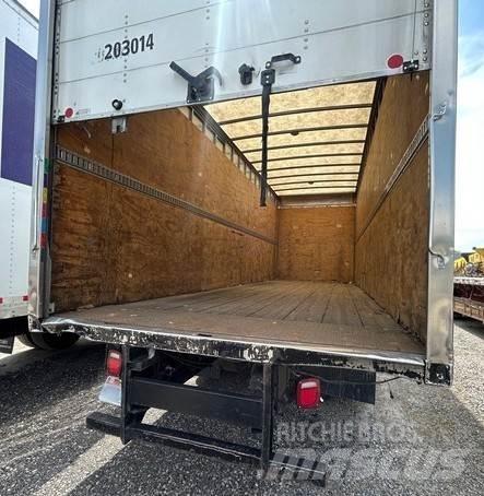 Freightliner M2 Furgons