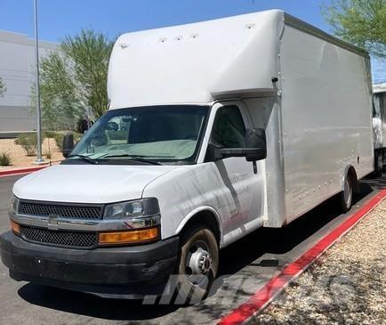 GMC Savana 4500 Furgons