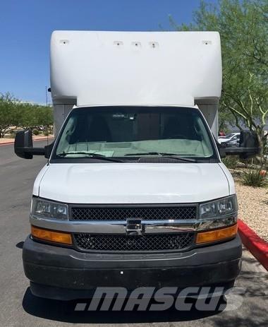 GMC Savana 4500 Furgons