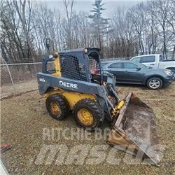 John Deere 320D Lietoti riteņu kompaktiekrāvēji
