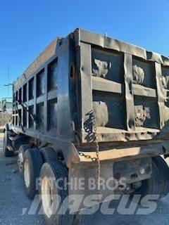 Mack CT713 Pašizgāzējs