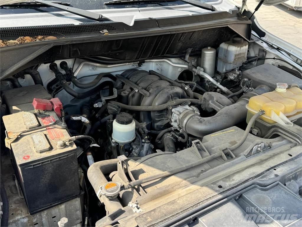 Nissan NV3500 HD Furgons