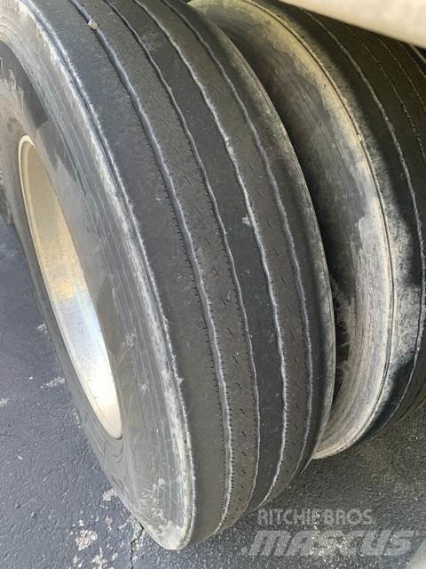 Utility VS2RA Auto pārvadāšanas treileri
