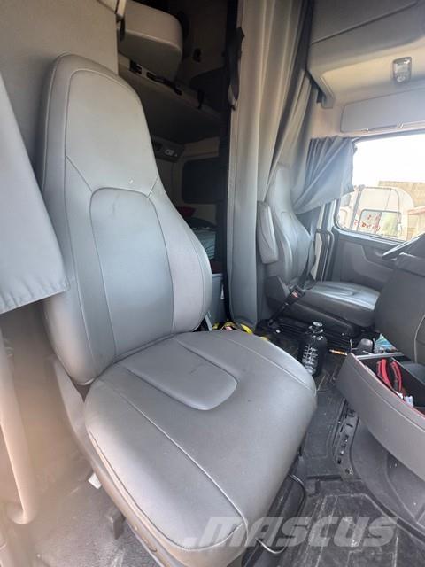 Volvo VNL64T670 Vilcēji