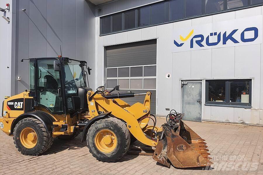 CAT 908 M Iekrāvēji uz riteņiem