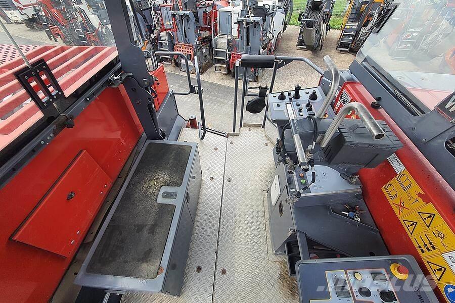 Wirtgen W 220 Asfalta dzesēšanas iekārtas