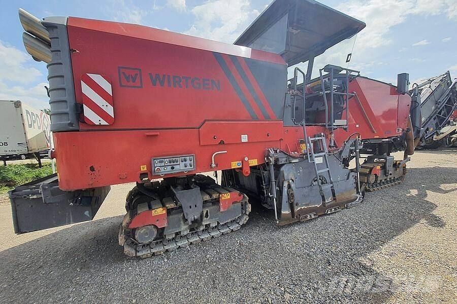 Wirtgen W 220 Asfalta dzesēšanas iekārtas