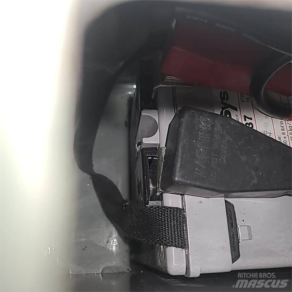 Raymond 102T-F45L Rati palešu pārvadāšanai