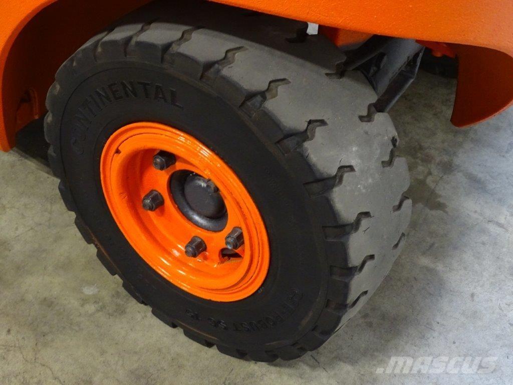 Linde H30D Tehnika ar dīzeļa dzinēju