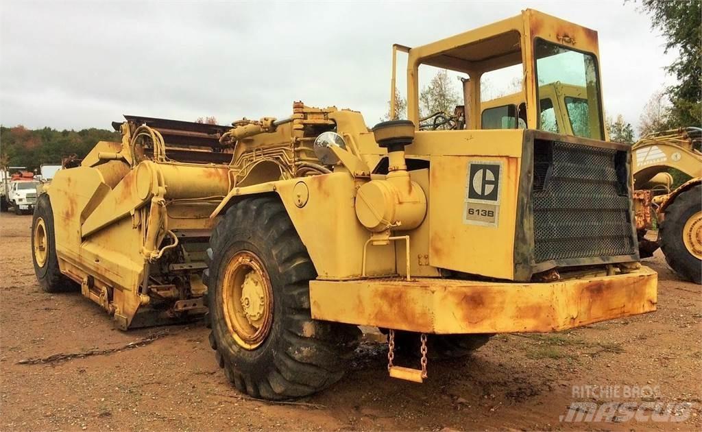 CAT 613B Skrēperi