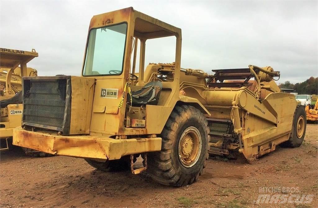 CAT 613B Skrēperi